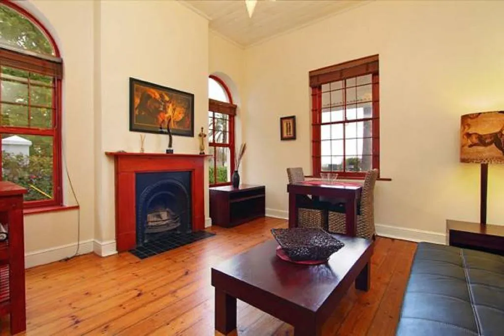 Cape Paradise Lodge And Apartments Guest house Cape Town