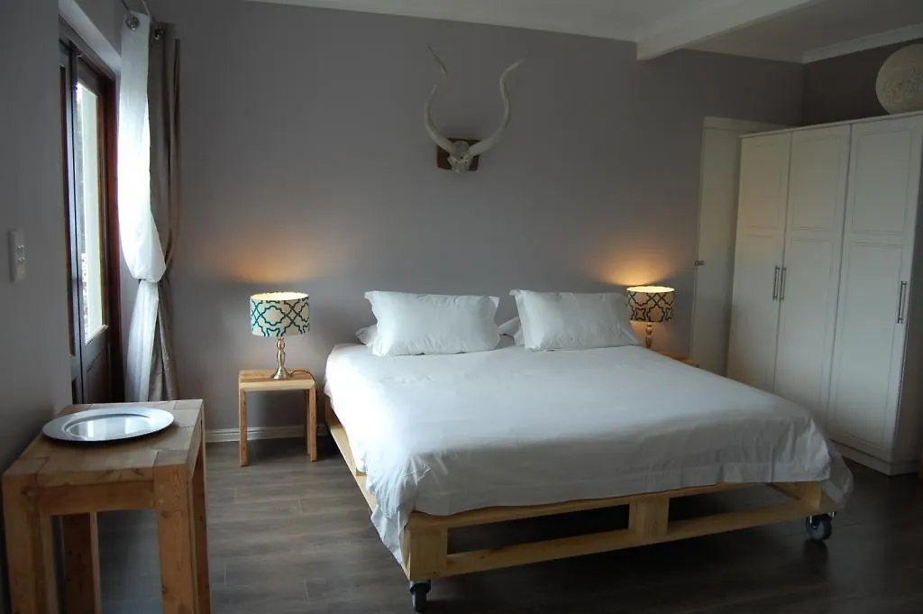 Guest house Cape Paradise Lodge And Apartments