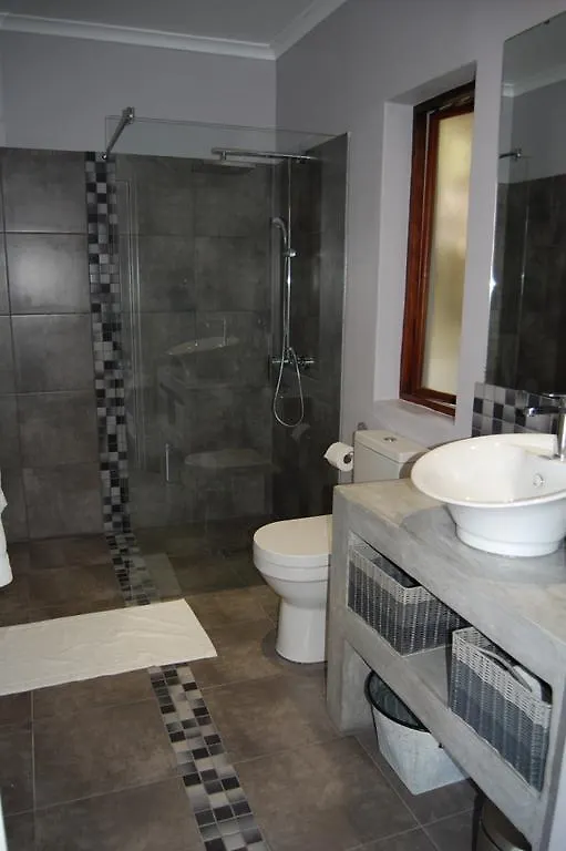 Guest house Cape Paradise Lodge And Apartments