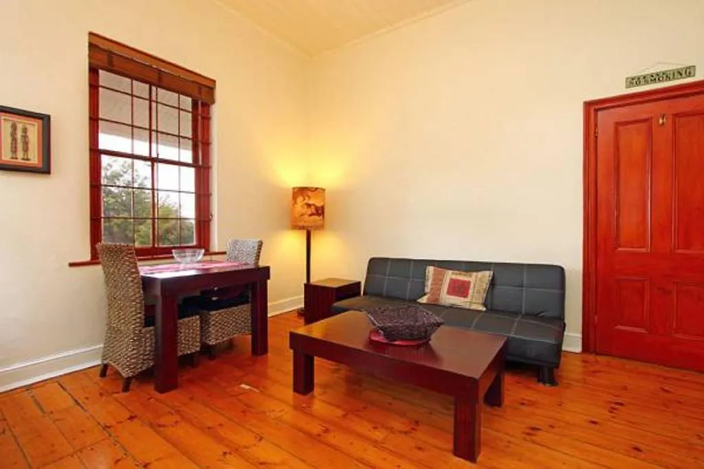 Cape Paradise Lodge And Apartments Guest house