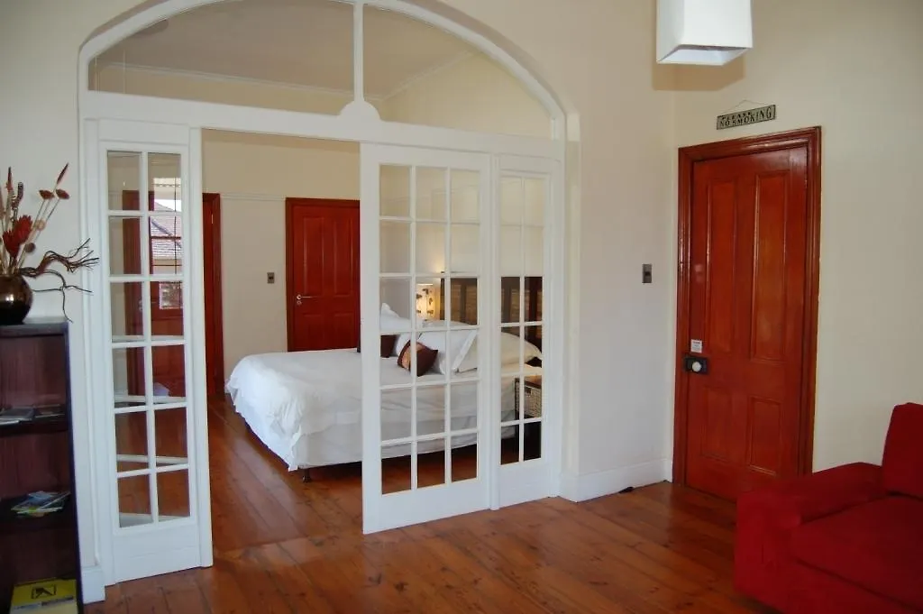 Guest house Cape Paradise Lodge And Apartments