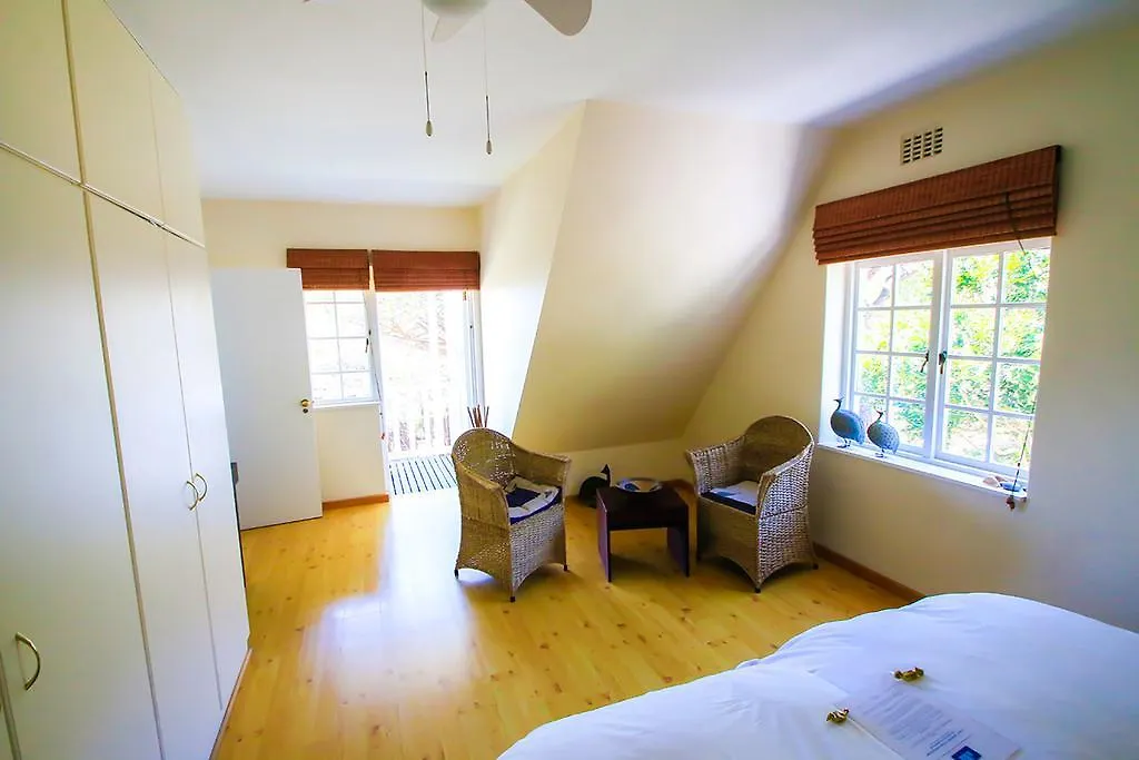 Cape Paradise Lodge And Apartments Guest house
