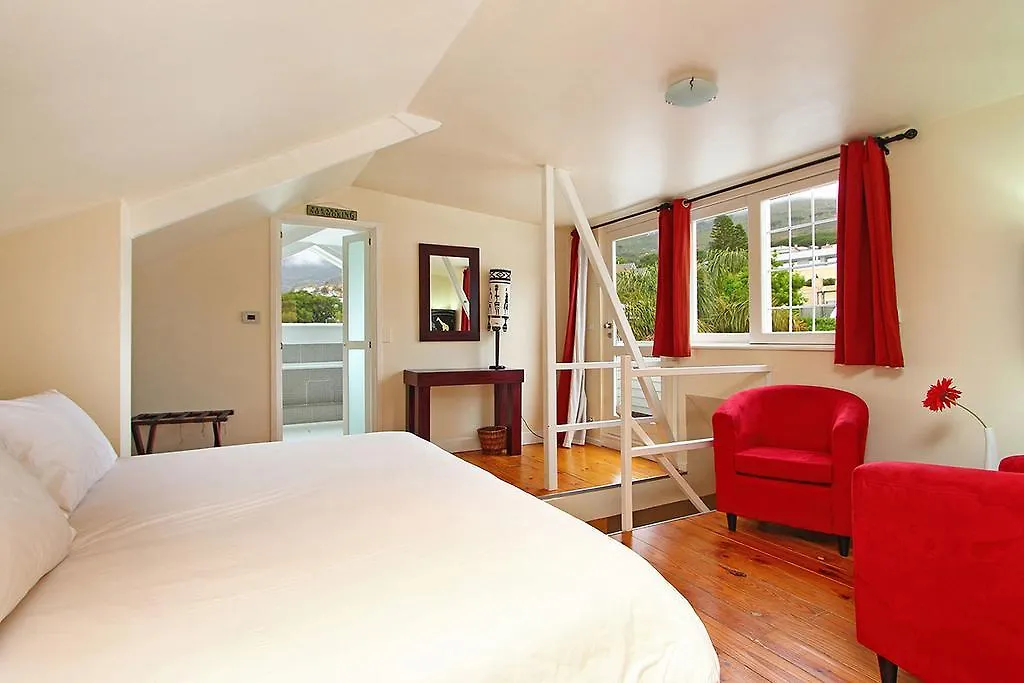 Cape Paradise Lodge And Apartments Cape Town