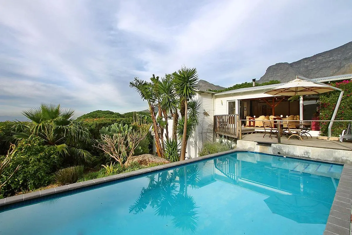 Cape Paradise Lodge And Apartments Guest house